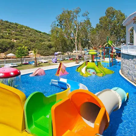 Tusan אתר נופש 5*